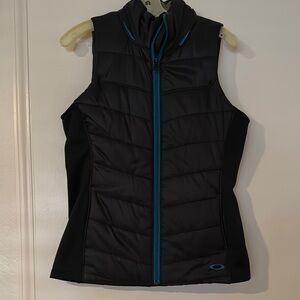 🎉 HP 🎉 Oakley Women's Black Puffer Vest
